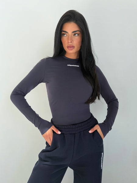 ROBYN LONGSLEEVE - DEEP DARK NAVY