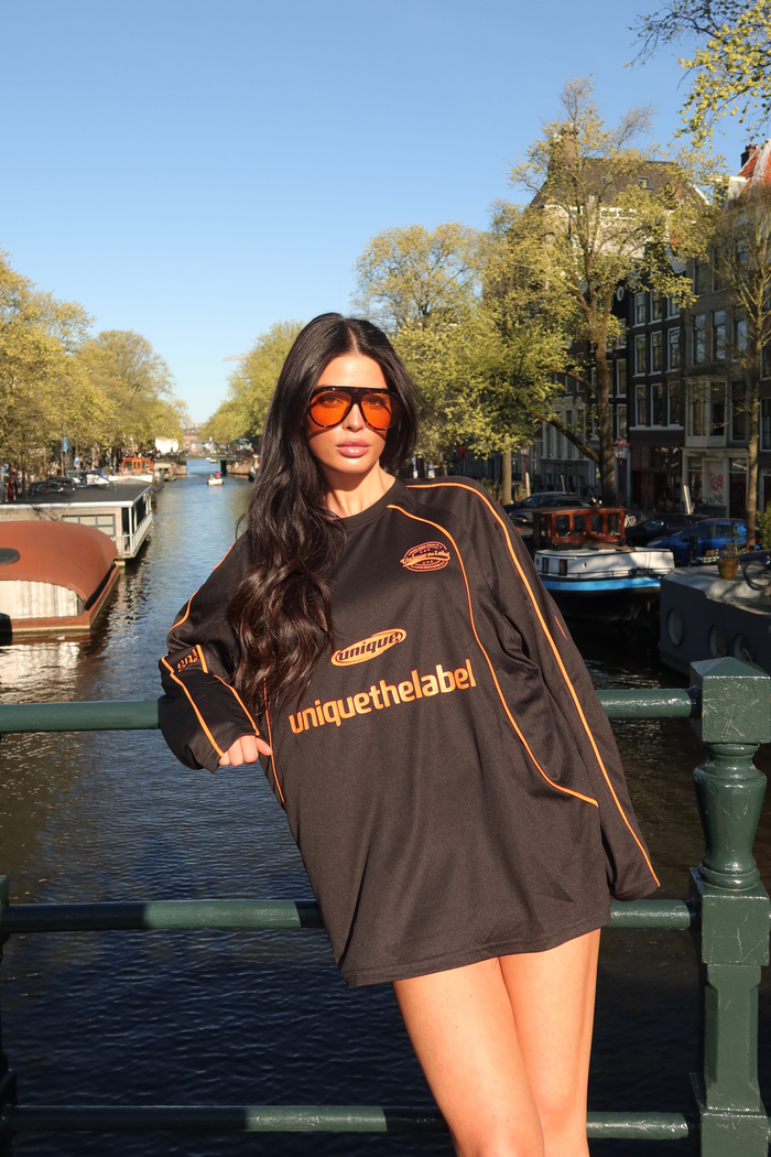 AMA LONGSLEEVE - ZWART