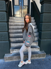 Lara Jas - Grijs