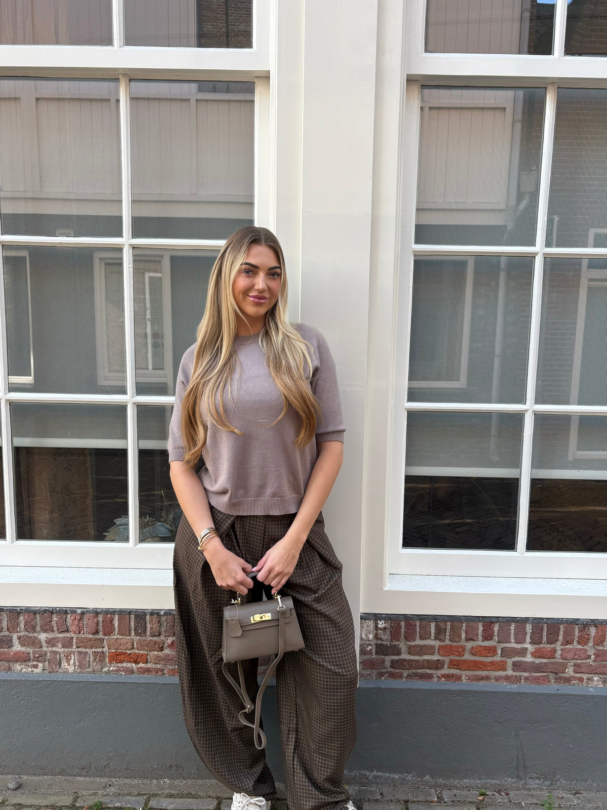 Livia Broek - Coffee Black Paid