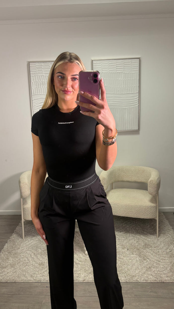 GISELLE SHORT SLEEVE - BLACK