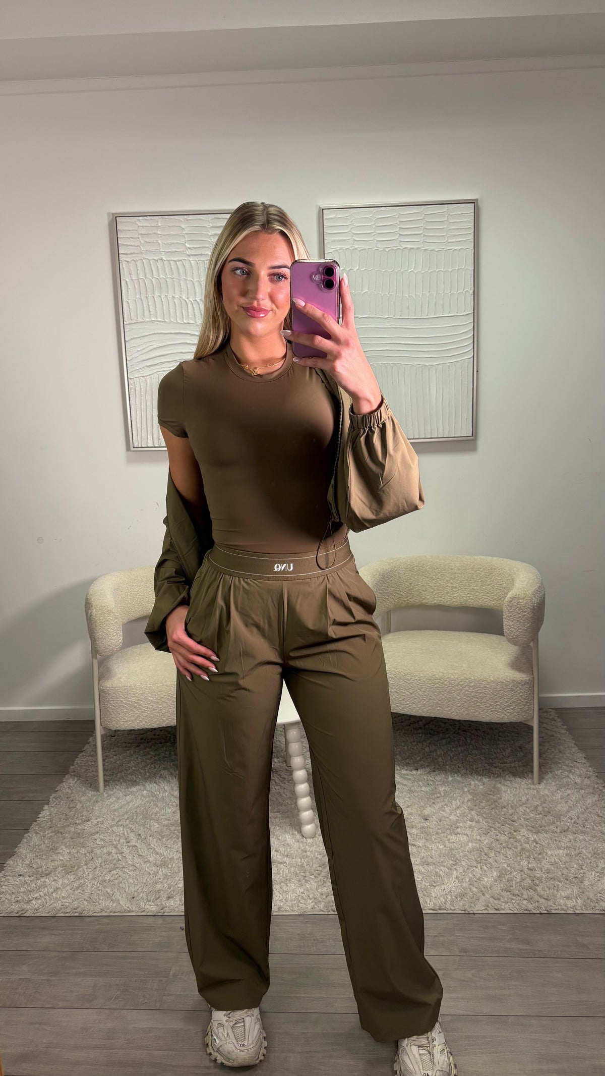 CHELSEA SHORT SLEEVE - OLIVE