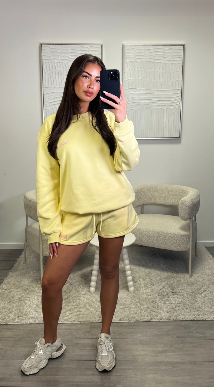 Lizzy Sweater - Yellow