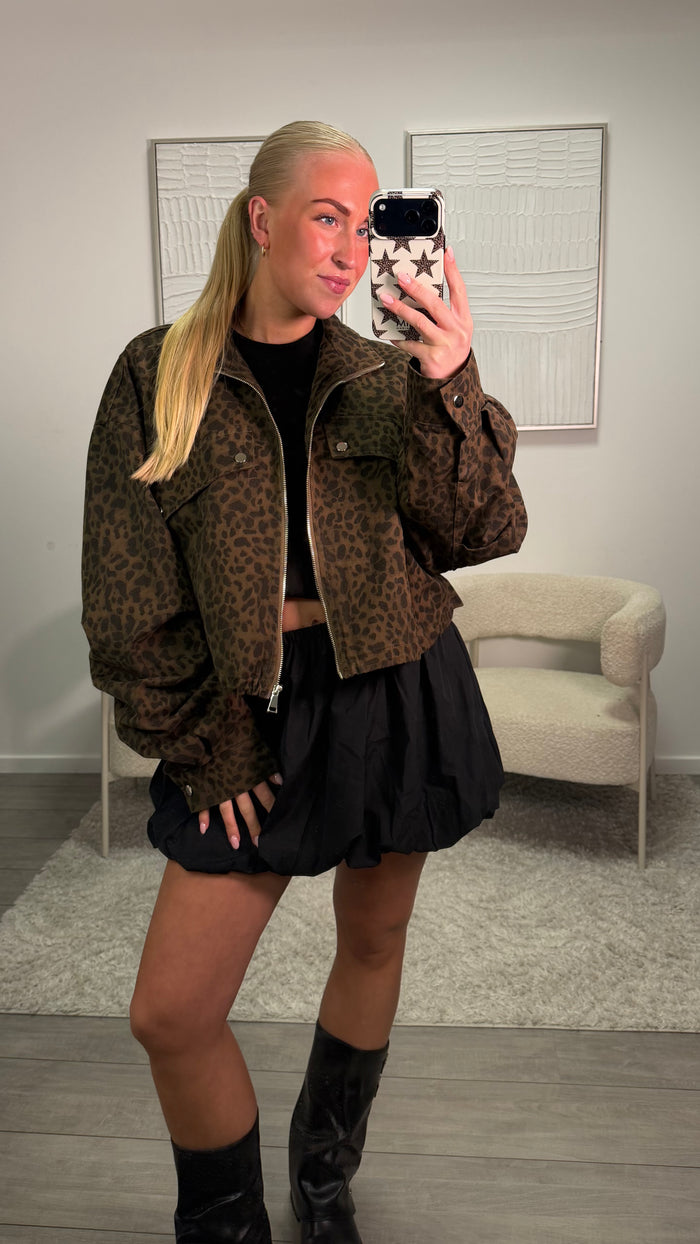 Suzie Jasje - Bruin