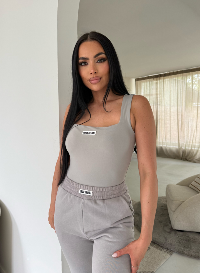 NENA TANK TOP - PEBBLE